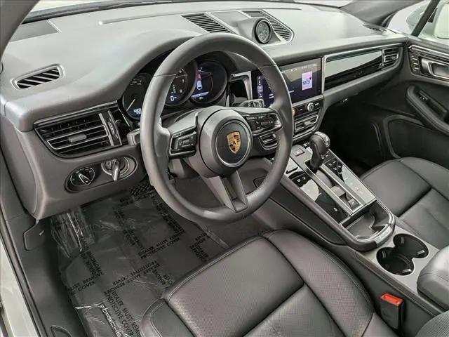 2025 Porsche Macan T