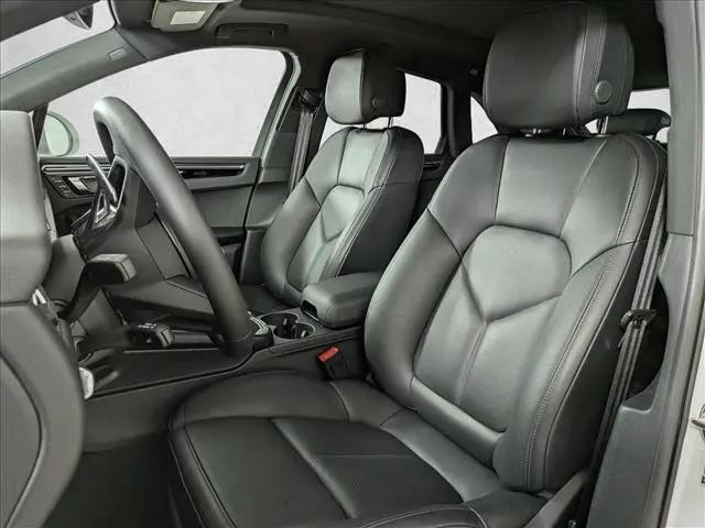 2025 Porsche Macan T