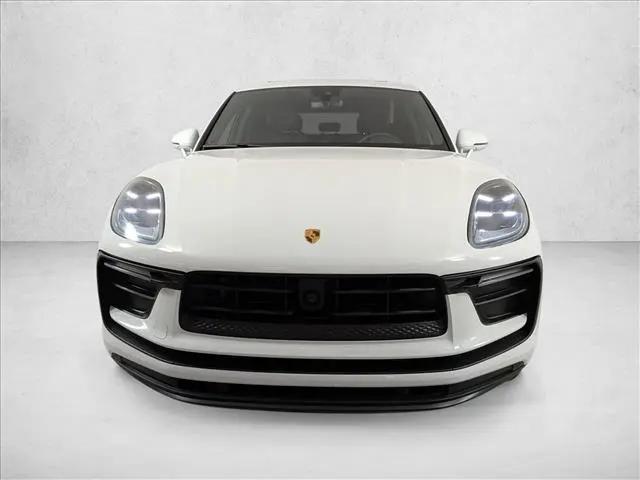 2025 Porsche Macan T