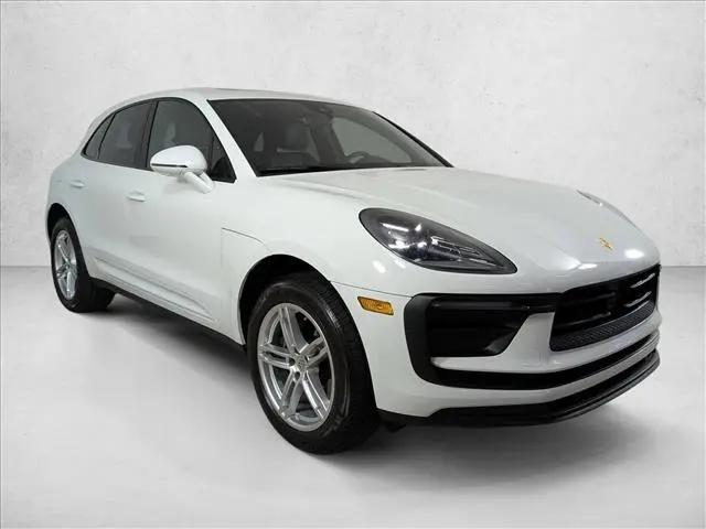 2025 Porsche Macan T