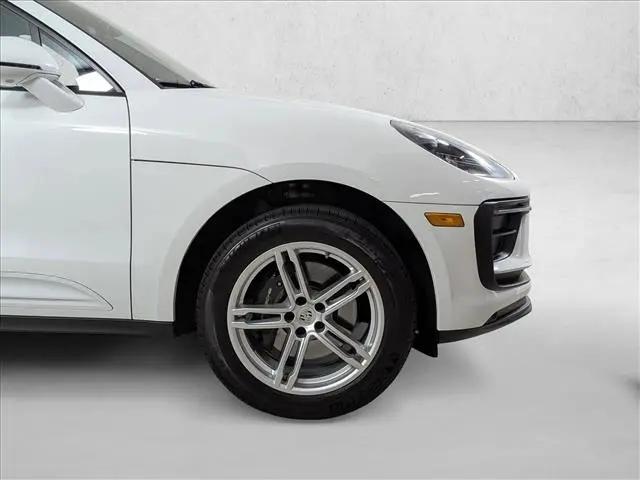 2025 Porsche Macan T