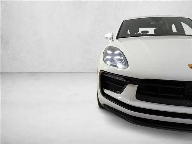 2025 Porsche Macan T