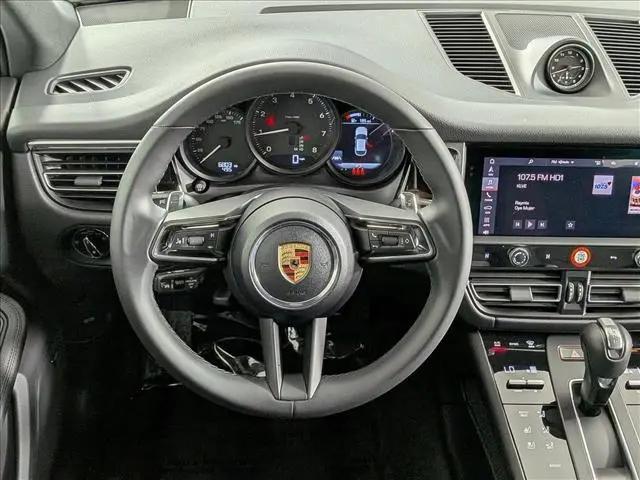 2025 Porsche Macan T
