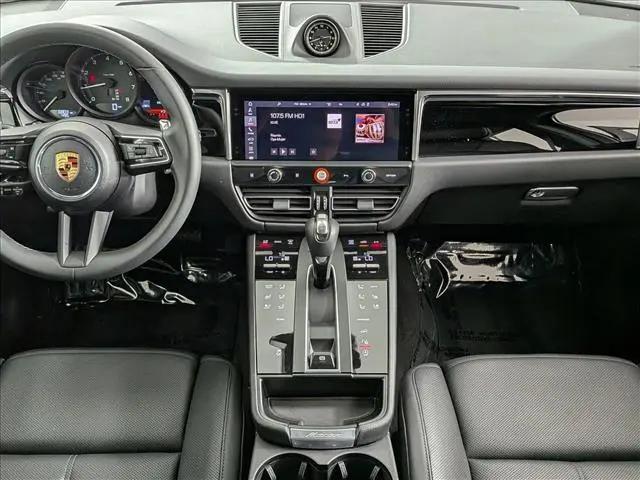 2025 Porsche Macan T