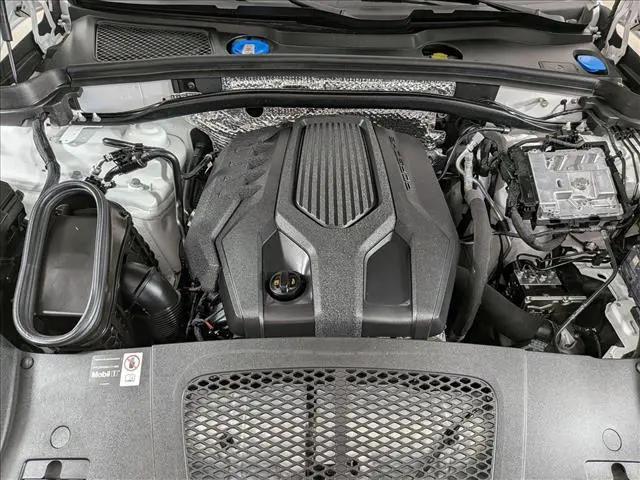 2025 Porsche Macan T