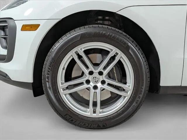 2025 Porsche Macan T