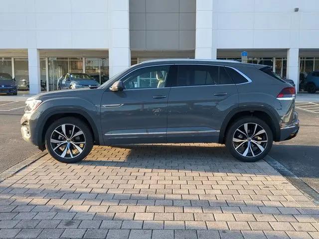 2026 Volkswagen Atlas Cross Sport SEL Premium R-Line