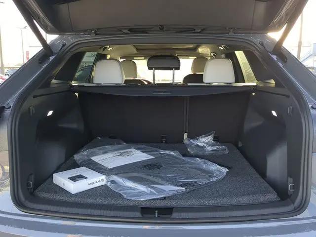 2026 Volkswagen Atlas Cross Sport SEL Premium R-Line