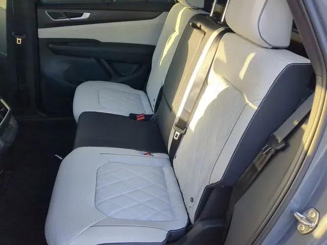 2026 Volkswagen Atlas Cross Sport SEL Premium R-Line