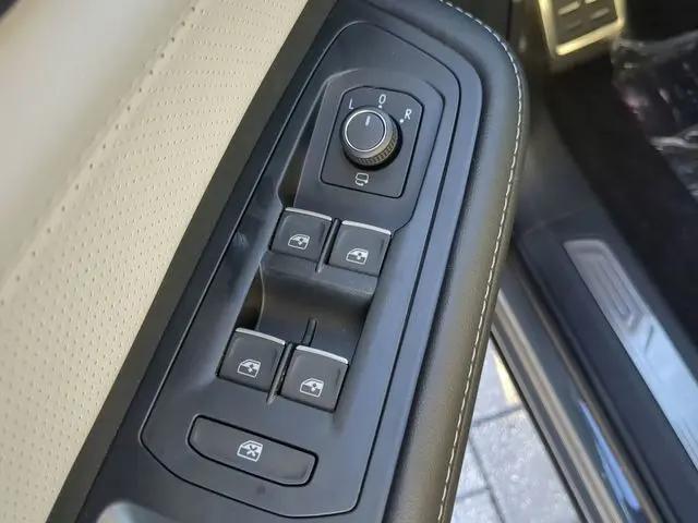 2026 Volkswagen Atlas Cross Sport SEL Premium R-Line