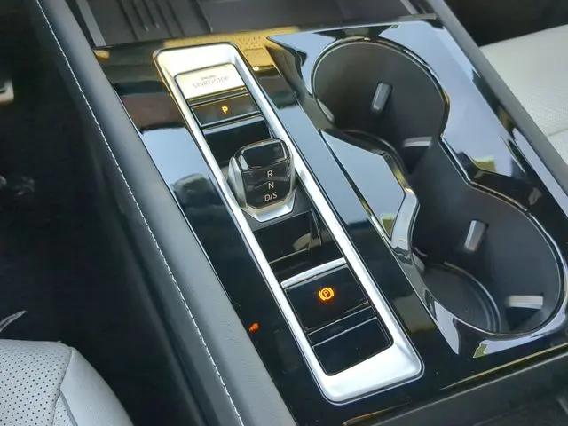 2026 Volkswagen Atlas Cross Sport SEL Premium R-Line