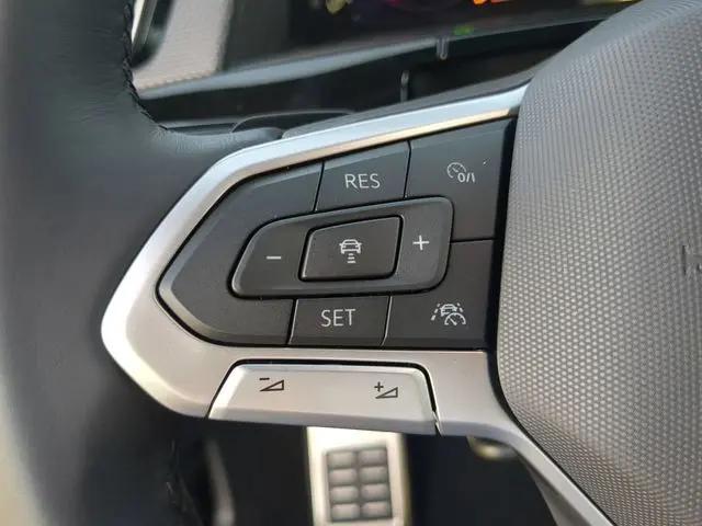 2026 Volkswagen Atlas Cross Sport SEL Premium R-Line