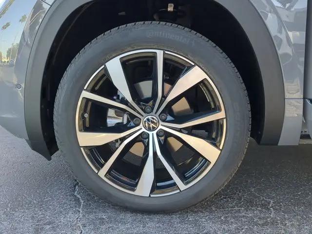2026 Volkswagen Atlas Cross Sport SEL Premium R-Line