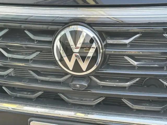 2026 Volkswagen Atlas Cross Sport SEL Premium R-Line