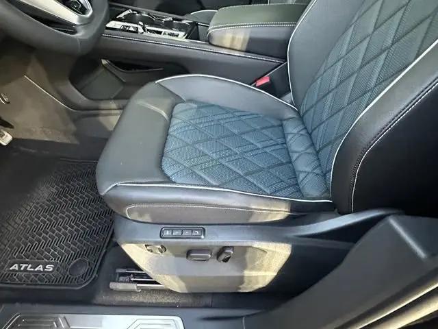 2026 Volkswagen Atlas Cross Sport SEL Premium R-Line