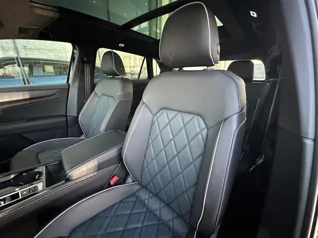 2026 Volkswagen Atlas Cross Sport SEL Premium R-Line