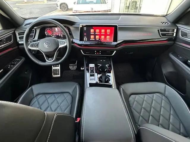 2026 Volkswagen Atlas Cross Sport SEL Premium R-Line