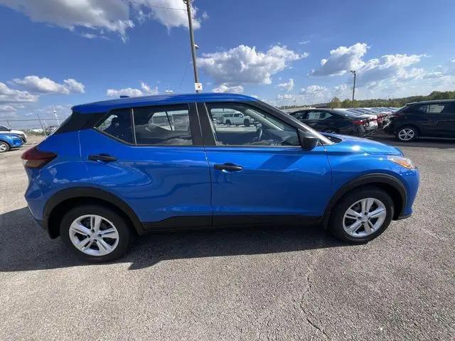 2025 Nissan Kicks S