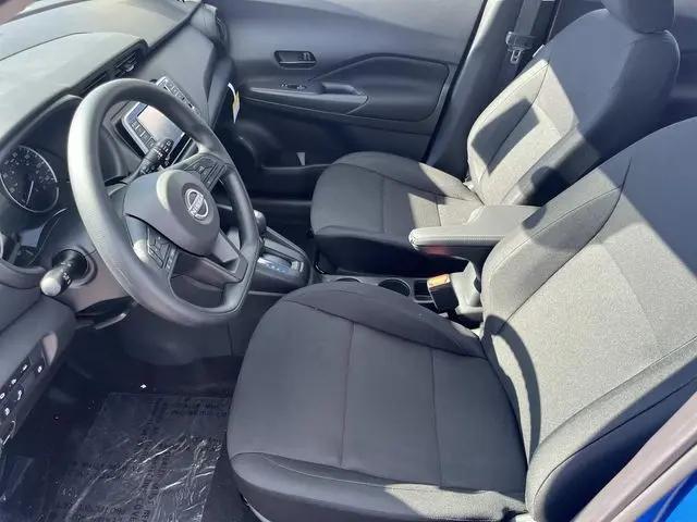 2025 Nissan Kicks S
