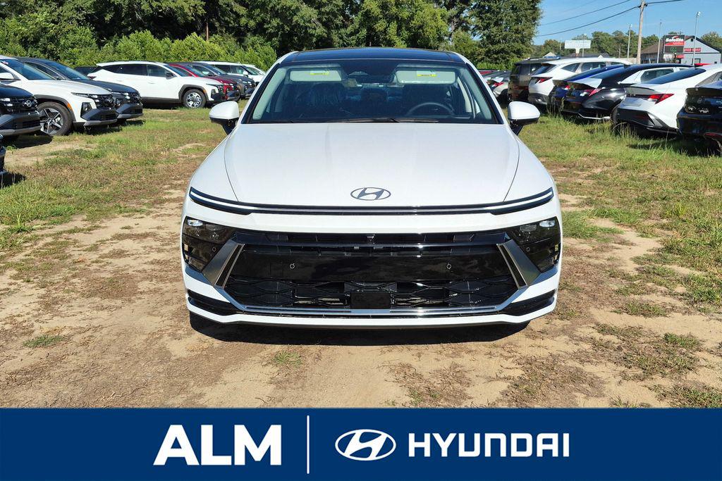 2025 Hyundai Sonata Hybrid Limited photo 2