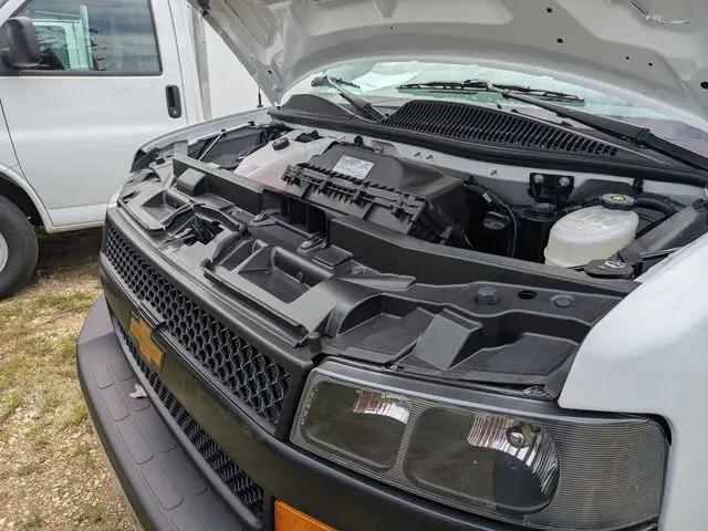 2025 Chevrolet Express Cutaway Work Van
