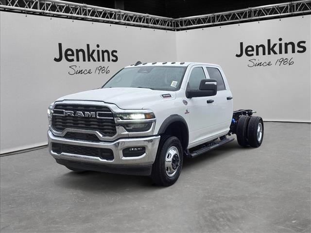 2026 RAM Ram 3500 Chassis Cab RAM 3500 TRADESMAN CREW CAB CHASSIS 4X4 60 CA 2026 RAM Ram 3500 Chassis Cab RAM 3500 TRADESMAN CREW CAB CHASSIS 4X4 60 CA