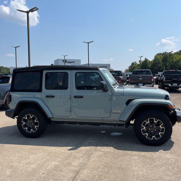2024 Jeep Wrangler 4-Door Sahara 4x4