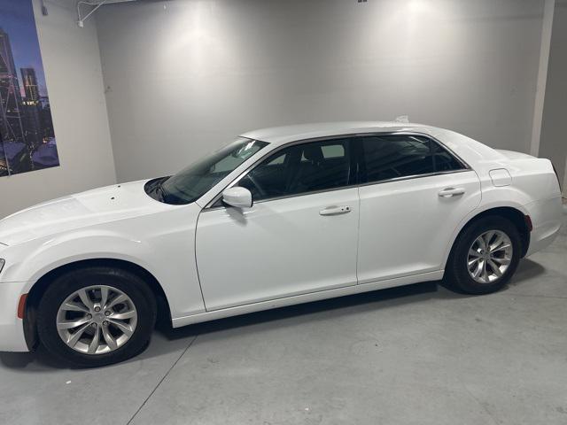2023 Chrysler 300 Touring