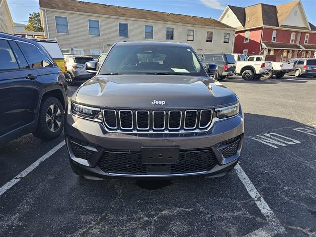 2024 Jeep Grand Cherokee Laredo X 4x4