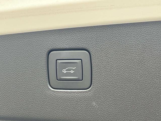 2026 Buick NV Preferred FWD