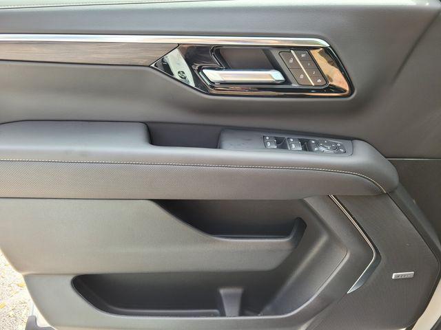 2025 Chevrolet Suburban 2WD Premier