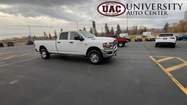 2026 RAM Ram 3500 RAM 3500 TRADESMAN CREW CAB 4X4 8 BOX