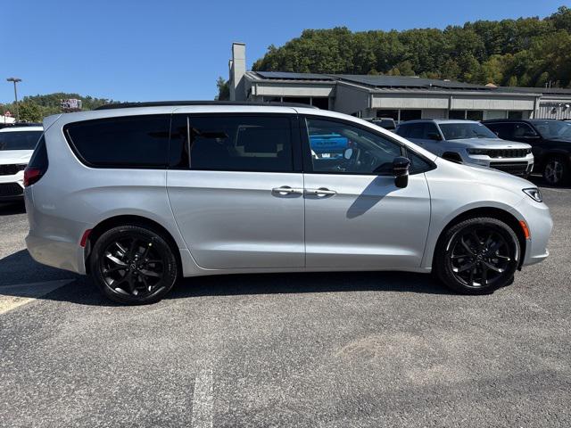 2026 Chrysler Pacifica PACIFICA LIMITED AWD