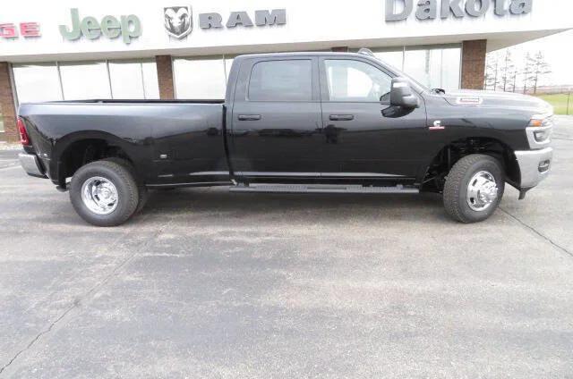 2026 RAM Ram 3500 RAM 3500 TRADESMAN CREW CAB 4X4 8 BOX