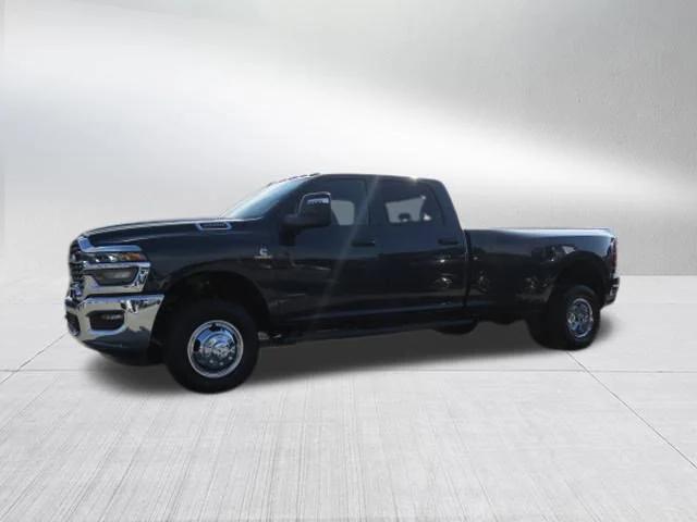 2026 RAM Ram 3500 RAM 3500 TRADESMAN CREW CAB 4X4 8 BOX