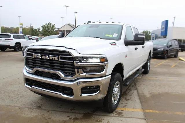 2026 RAM Ram 3500 RAM 3500 TRADESMAN CREW CAB 4X4 8 BOX