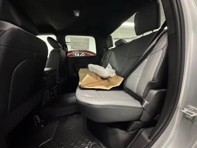 2026 RAM Ram 5500 Chassis Cab RAM 5500 TRADESMAN CHASSIS CREW CAB 4X4 84 CA