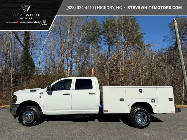 2026 RAM Ram 3500 Chassis Cab RAM 3500 TRADESMAN CREW CAB CHASSIS 4X4 60 CA