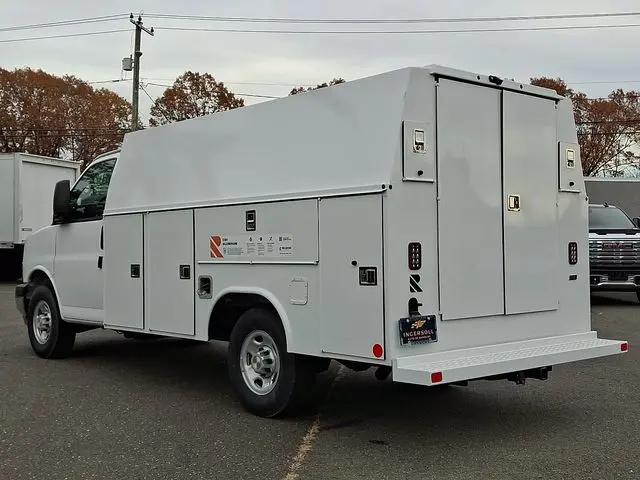 2025 Chevrolet Express Cutaway Work Van