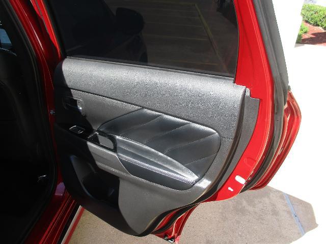 2020 Mitsubishi Outlander PHEV SEL S-AWC