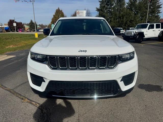 2023 Jeep Grand Cherokee Laredo 4x4 2023 Jeep Grand Cherokee Laredo 4x4