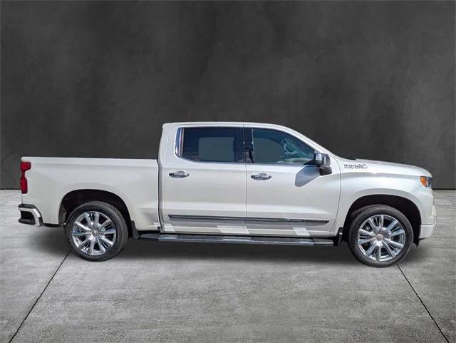 2022 Chevrolet Silverado 1500 4WD Crew Cab Short Bed High Country