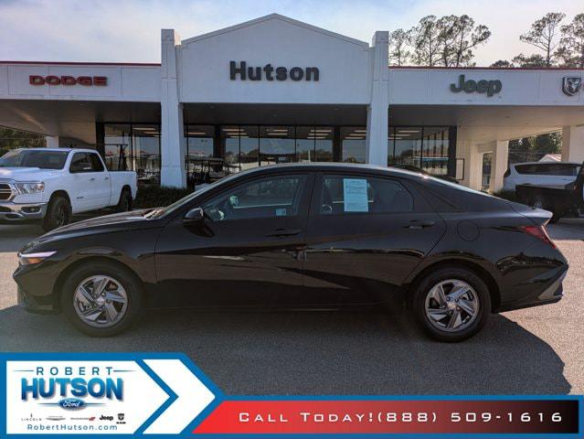 2025 Hyundai Elantra SE