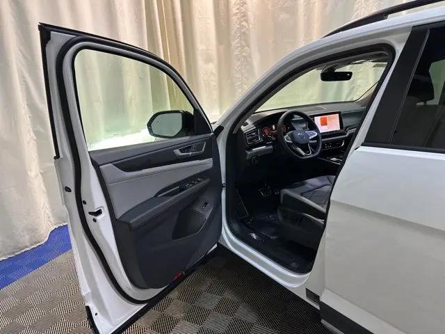 2026 Volkswagen Atlas Peak Edition
