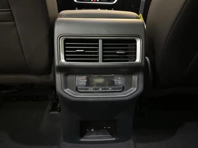 2026 Volkswagen Atlas Peak Edition