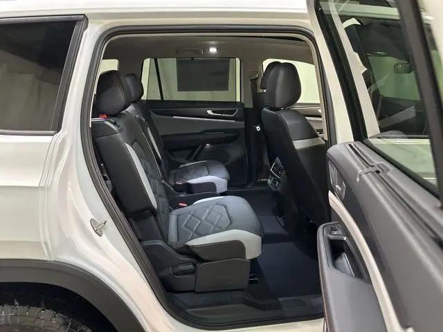 2026 Volkswagen Atlas Peak Edition