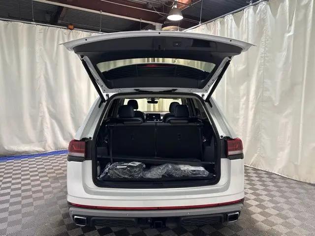 2026 Volkswagen Atlas Peak Edition