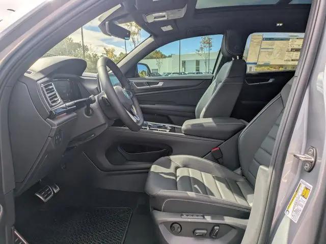 2026 Volkswagen Atlas Cross Sport SEL R-Line Black