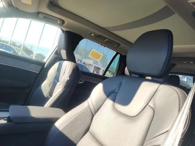 2026 Volvo XC90 Ultra, B6 AWD Gas (mild hybrid), Gasoline, Bright, 7 Seats