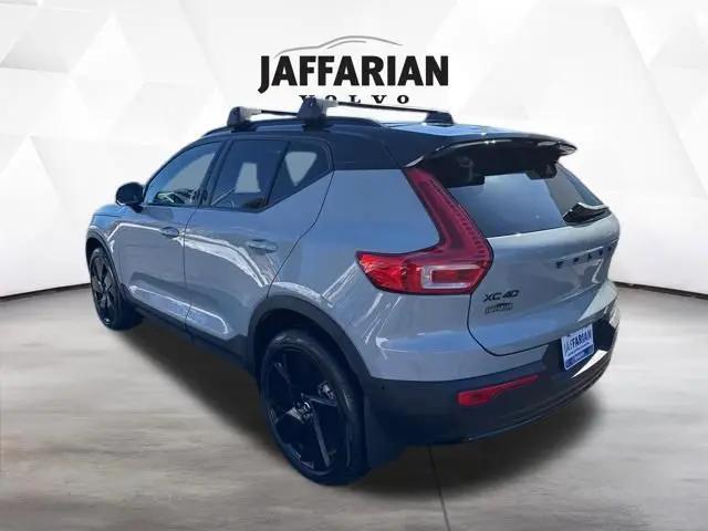 2026 Volvo XC40 Black Edition Ultra, B5 AWD Gas (mild hybrid)